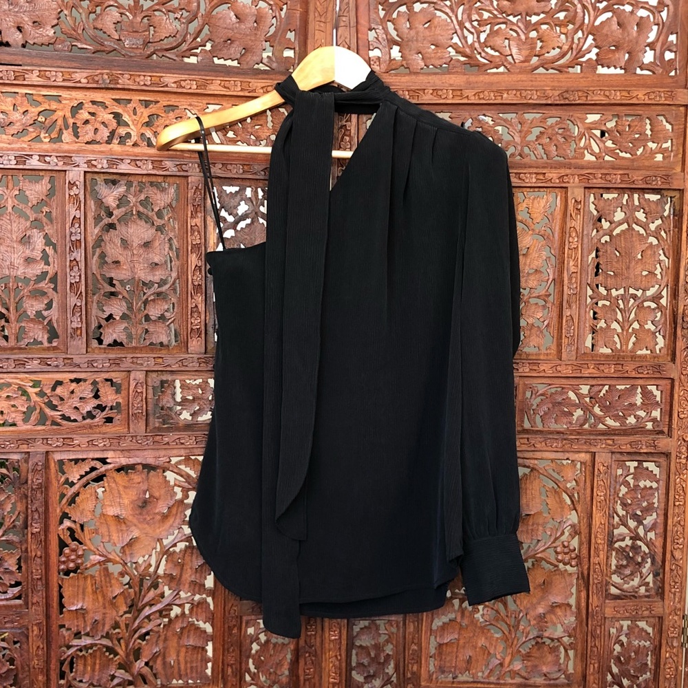 AG - One shoulder blouse